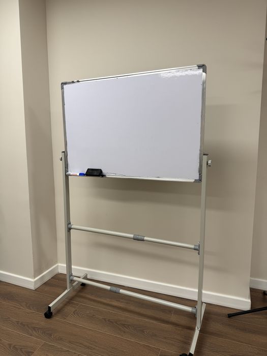 Офисная мебель и техника