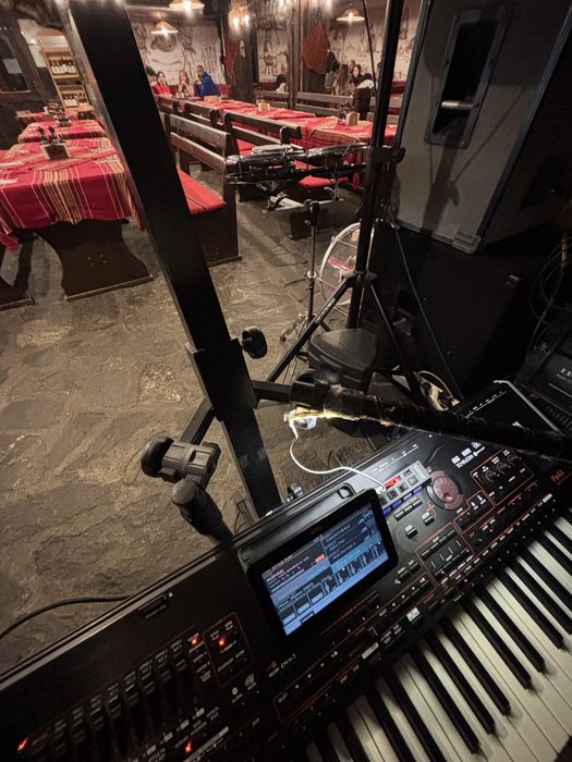 Стойка  Двойна За Клавир 60€