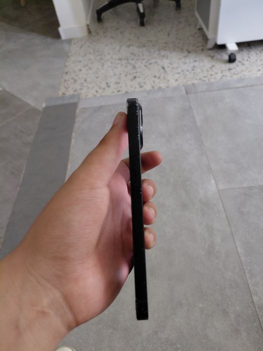 Продам телефон IPhone 13/ айфон 13