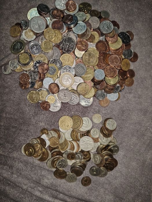 Продам монеты   .