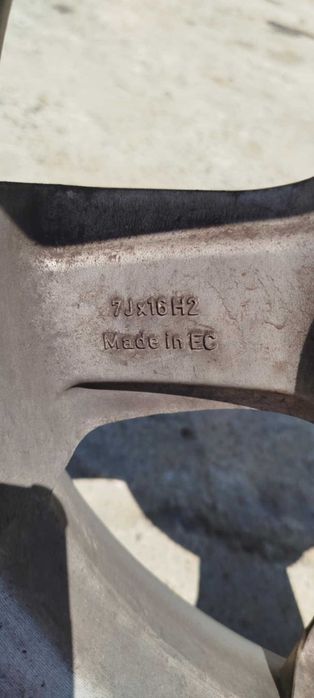 Продавам джанти за пежо