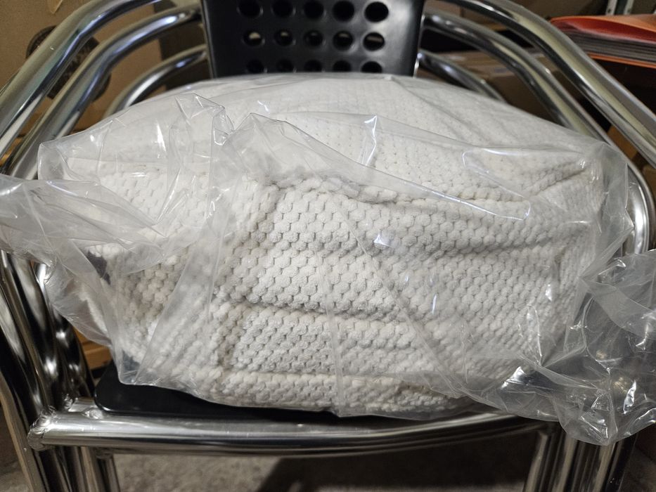 Бежов пуф Sinsay 2 броя