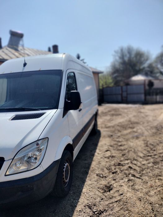 Vând Mercedes  - Benz Sprinter 209