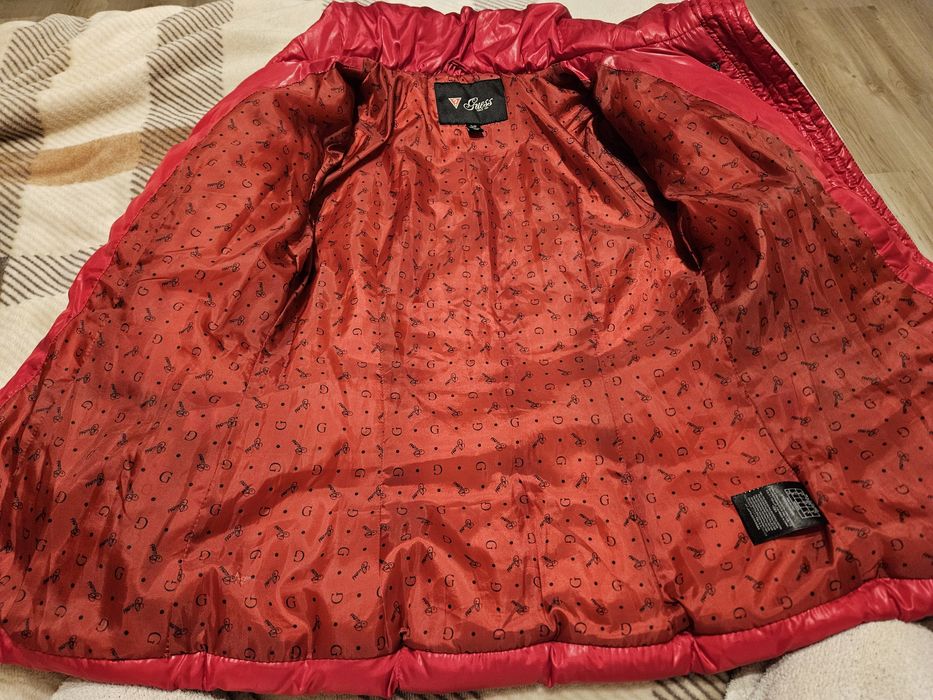 Geaca Guess, mărimea S, roșu aprins