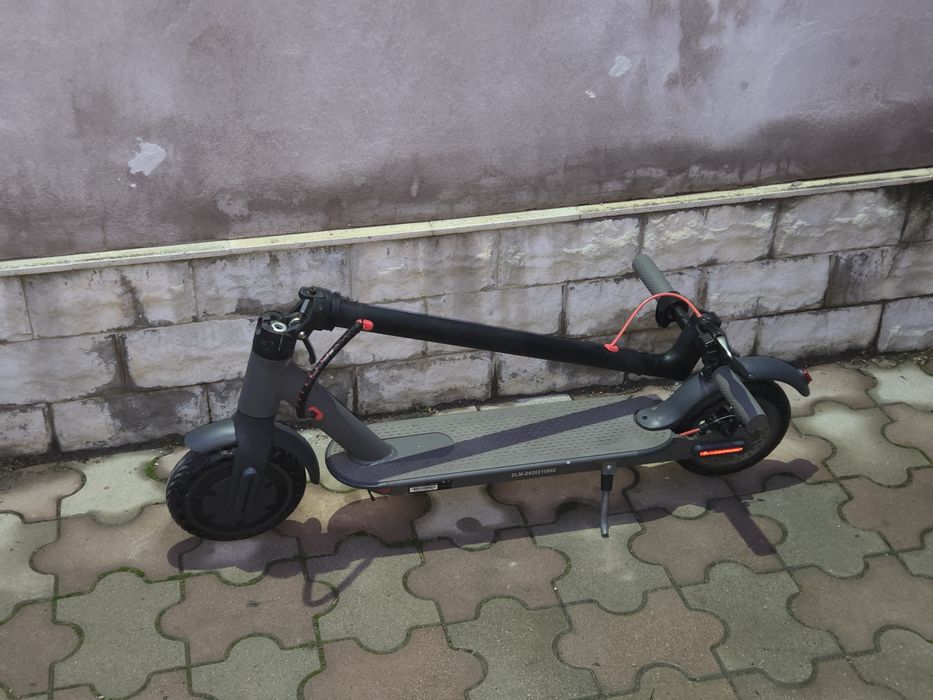 vând trotineta electrica