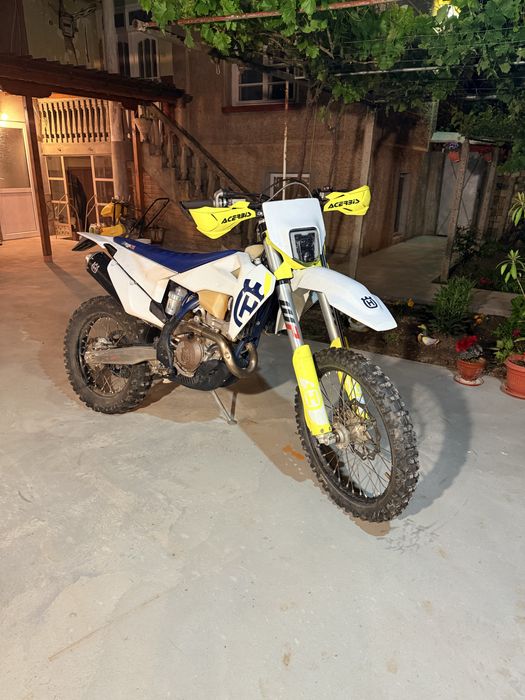 Husqvarna FE 250 (2020 година) РЕГИСТРИРАН на 94 мото часа от нов