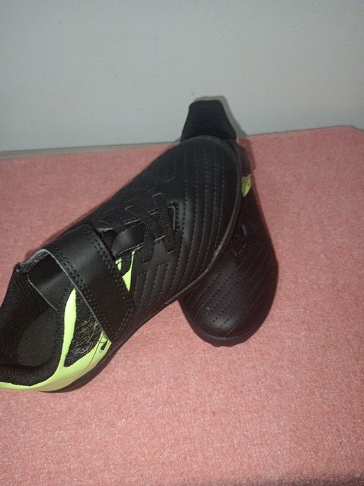 Adidasi kipista  fotbal mărimea 29