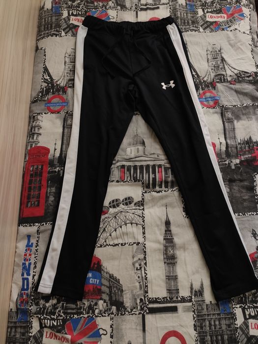 Продавам екип на Under Armour