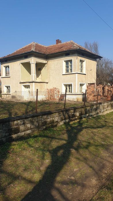 Къща на два етажа