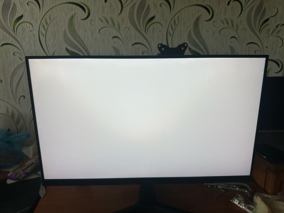 Монитор с кронштейном 24 дюйма