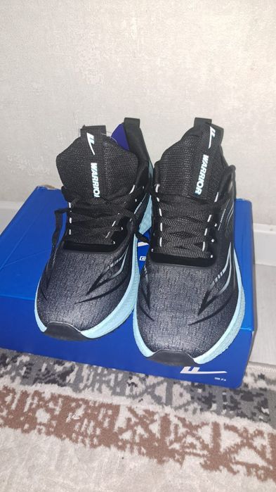 Кроссовки, размер 43.