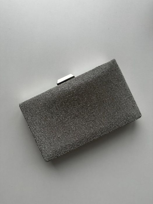 Елегантнио обувки и чанта за абитуриентски бал