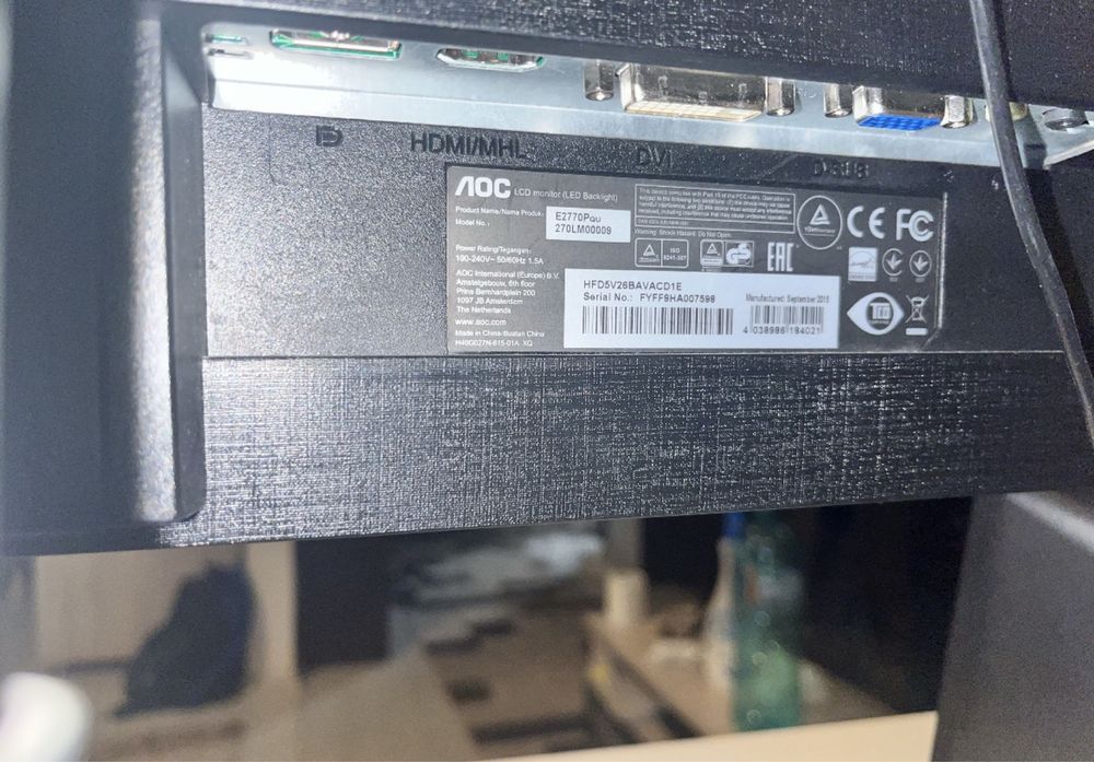 Monitor AOC Full HD + boxe