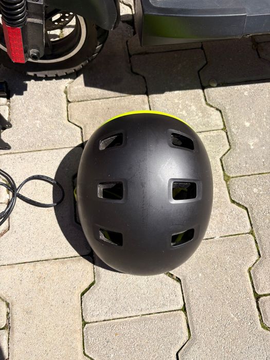 Trotineta Electrica KugooKirin M4 Pro-Aproape noua +Casca