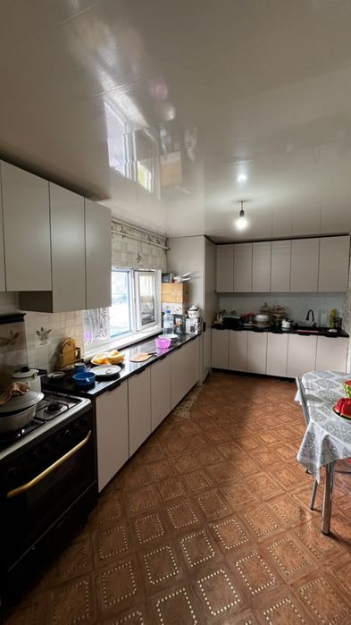 Продам 3 - комн. дом на дачном участке .