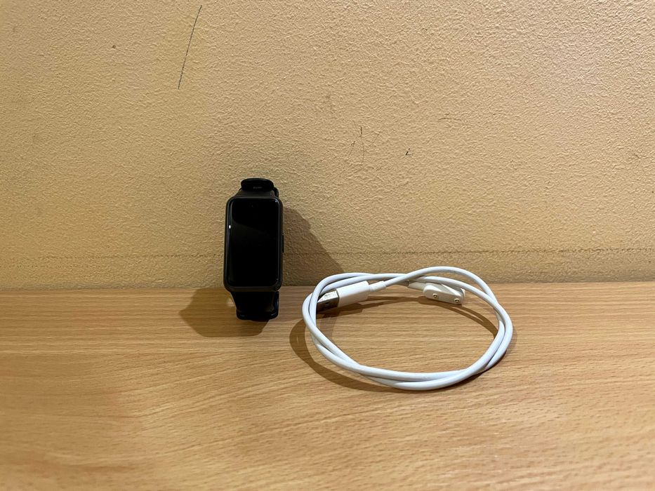 Часовник Huawei WATCH FIT SE
