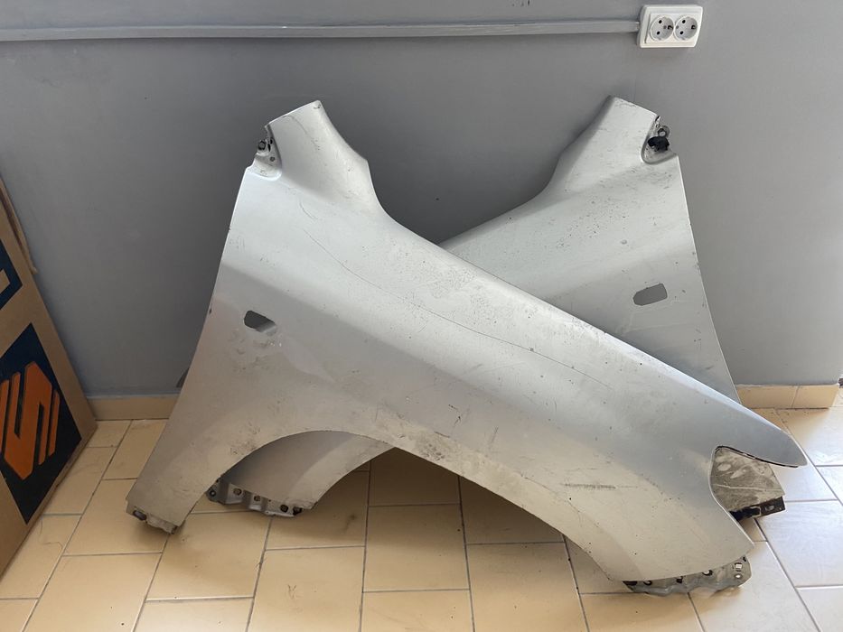 Крыло Тойота Ленд Крузер 200