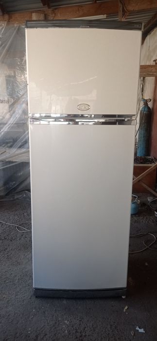 Холодильник сотилади