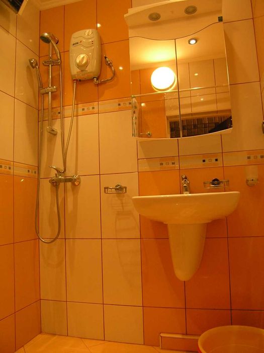 Давам под НАЕМ ДВУСТАЕН, обзаведен, под пазар Чаталджа