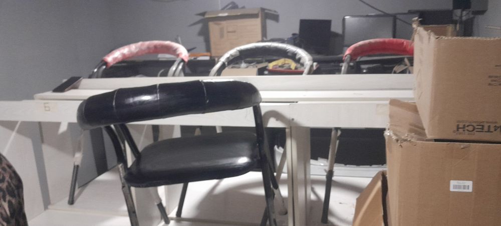 Продается кампютеры ,стол  аксесуары