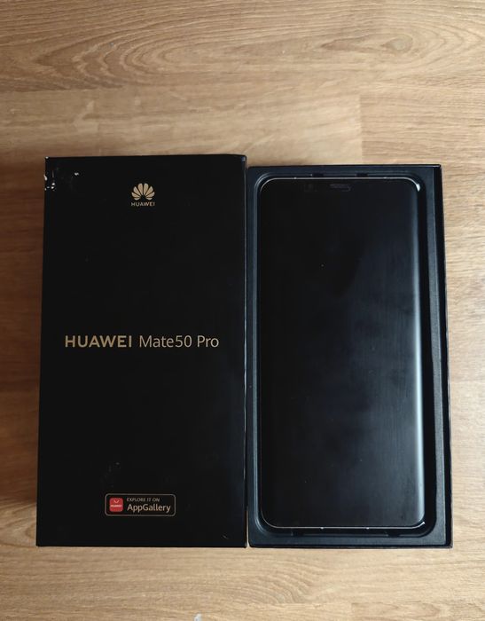 Huawei Mate 50 Pro cu card SD