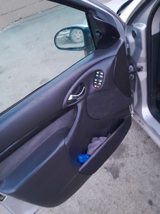 Продаю форд фокус срочно