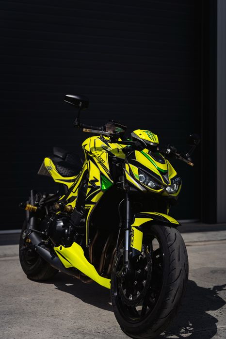 Moto KAWASAKI z1000