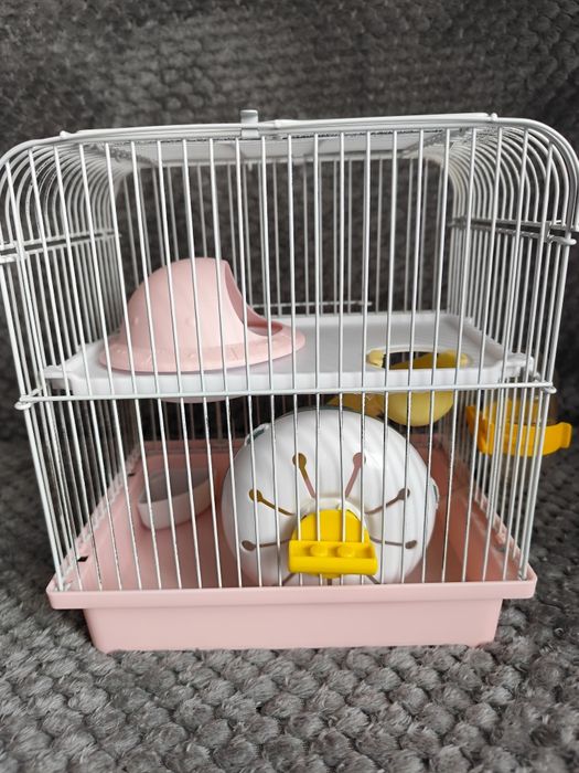 Продам клетку для хомяка.