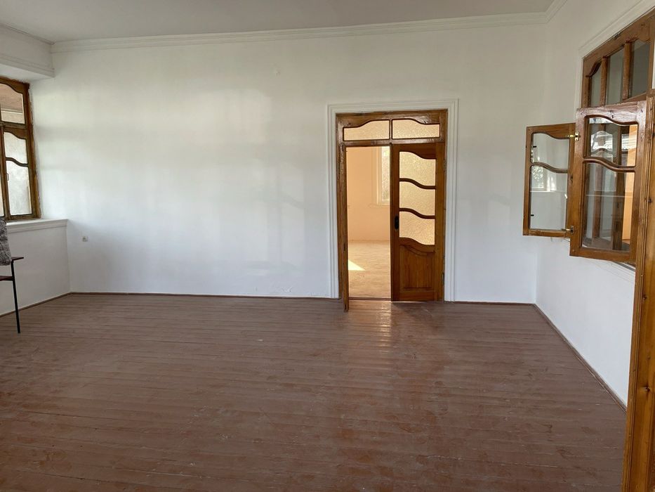 Uy sotiladi kelishtirib beramiz