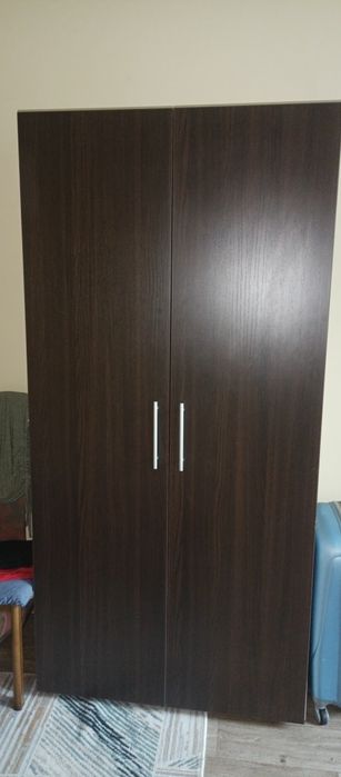 Продается распашной шкаф