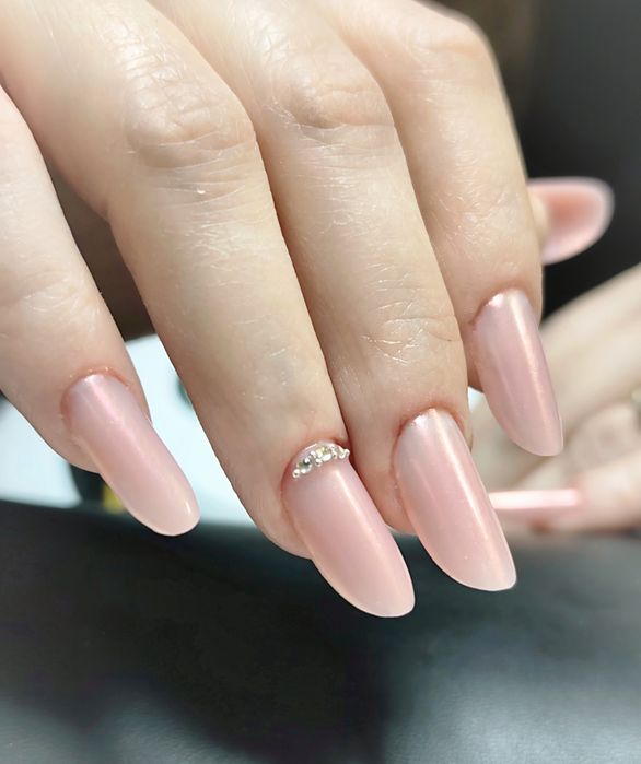 Unghii tehnice  manichiură și pedichiură