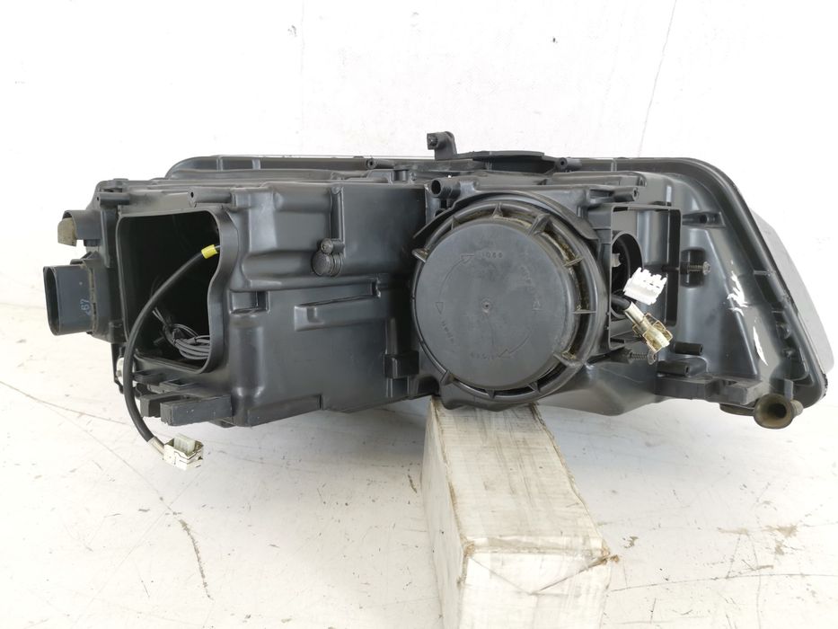 Ауди А8 / Audi A8 Ляв фар с ксенон, оригинален, в добро състояние