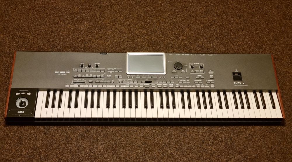 Vand Orga KORG Pa3XLe