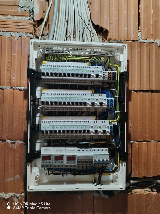 Electrician  calificat PFA.