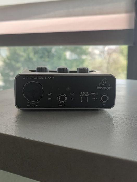 Звуков интерфейс BEHRINGER UM2