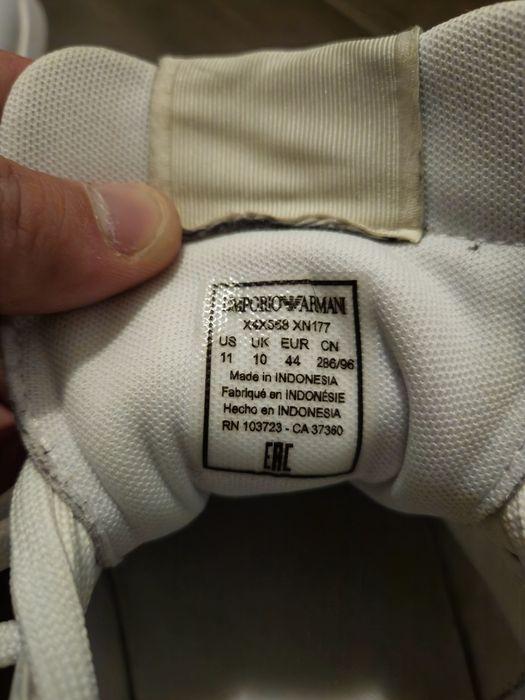 Vând adidasi armani