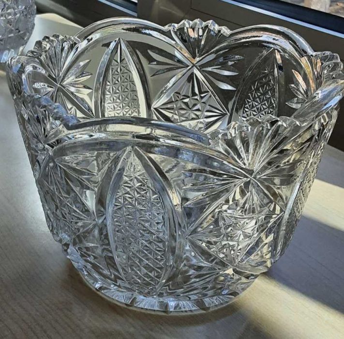 Продаю хрустальные вазочки