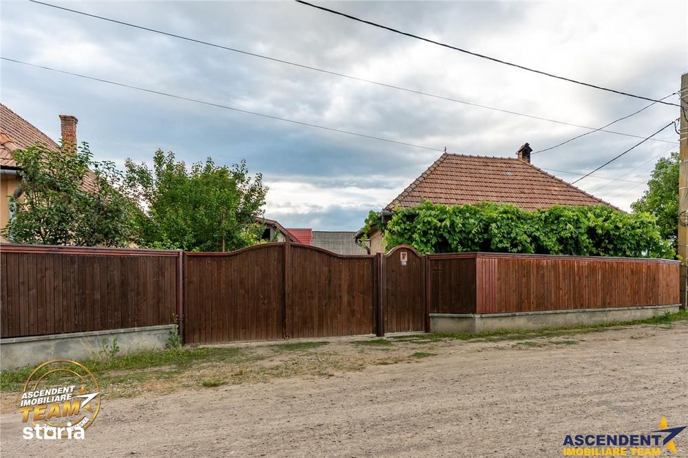Ansamblu: Casa + atelier + sura + 1.123mp teren,  Sat Lunga, Covasna