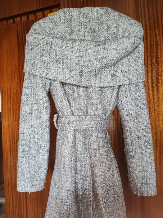 Дамско палто в черно и бяло