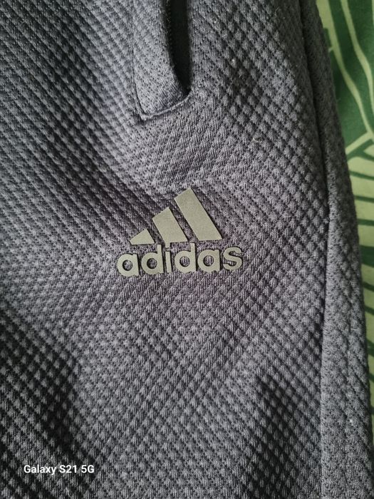 Мъжко долнище запазено Adidas!
