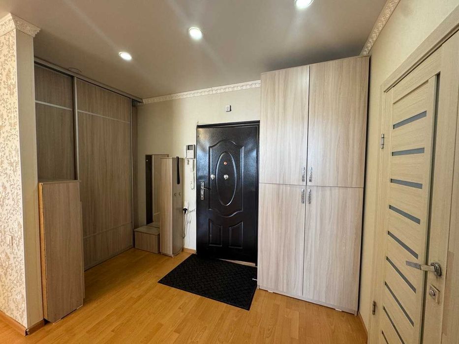 1 комнатная квартира Жана Кала