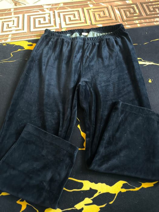 Отдам все вещи за 1000 тг