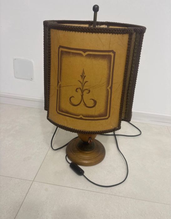 Candelabre si lampadare valoroase