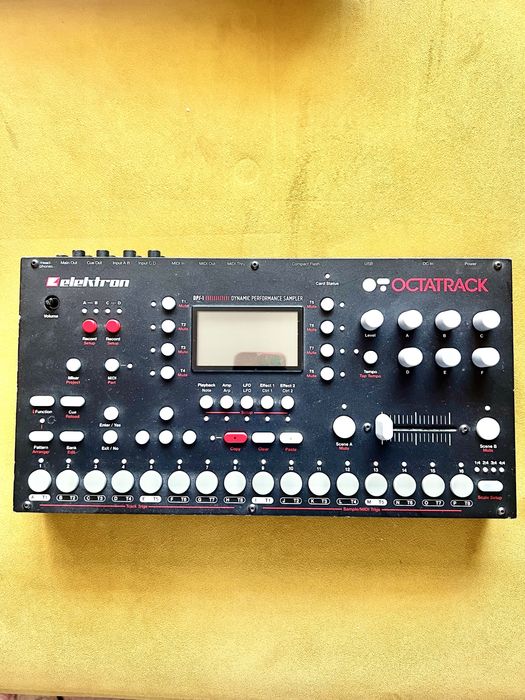 Elektron Octatrack MK1 – Dynamic Performance Sampler – stare bună