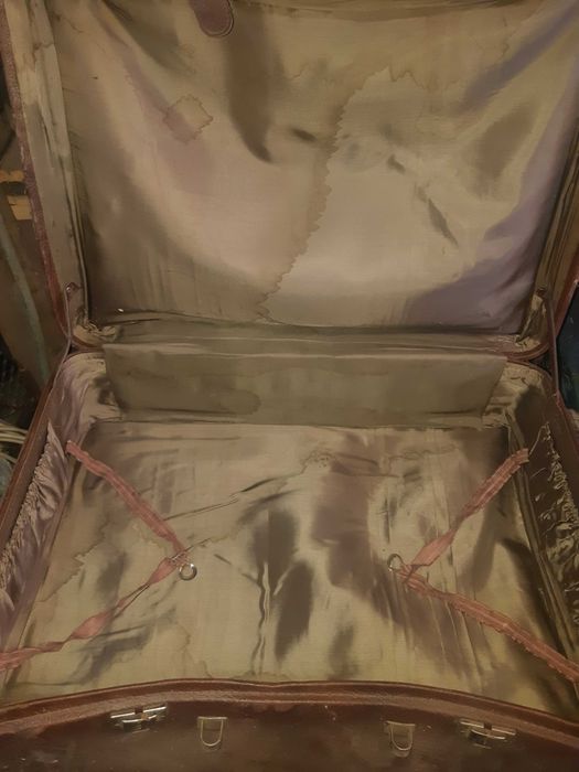 Стар кожен куфар