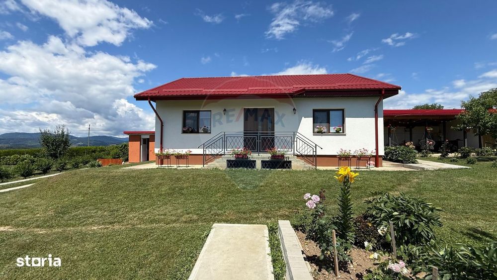 Casă / Vilă Mărăști zona montană a Vrancei