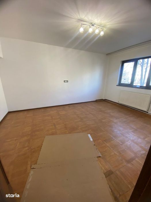 Spatiu de 2 camere cu bucatarie, grup sanitar RENOVAT, Casa de Cultura