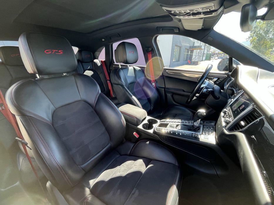 Porsche Macan GTS - Garantie si Service 2027
