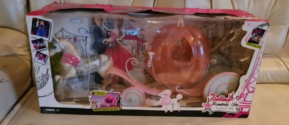 Set jucărie M-Toys.Prințesa cu caleașcă si caluț inaripat cu funcții