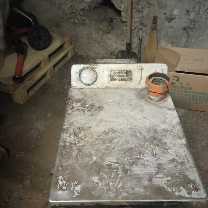 Продавам камина с водна риза на дърва 16кW руска.